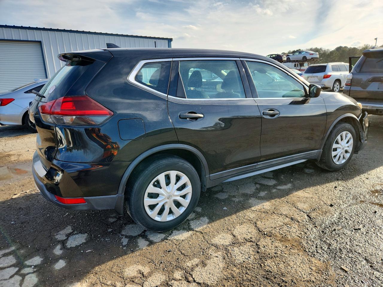 2019 NISSAN ROGUE S photo 5