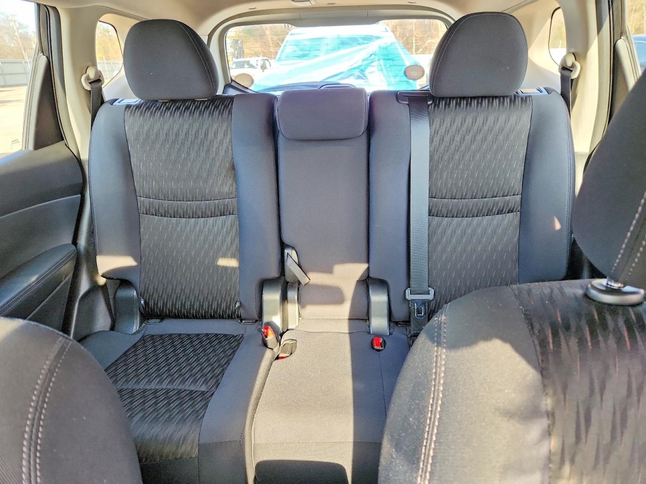 2019 NISSAN ROGUE S photo 19