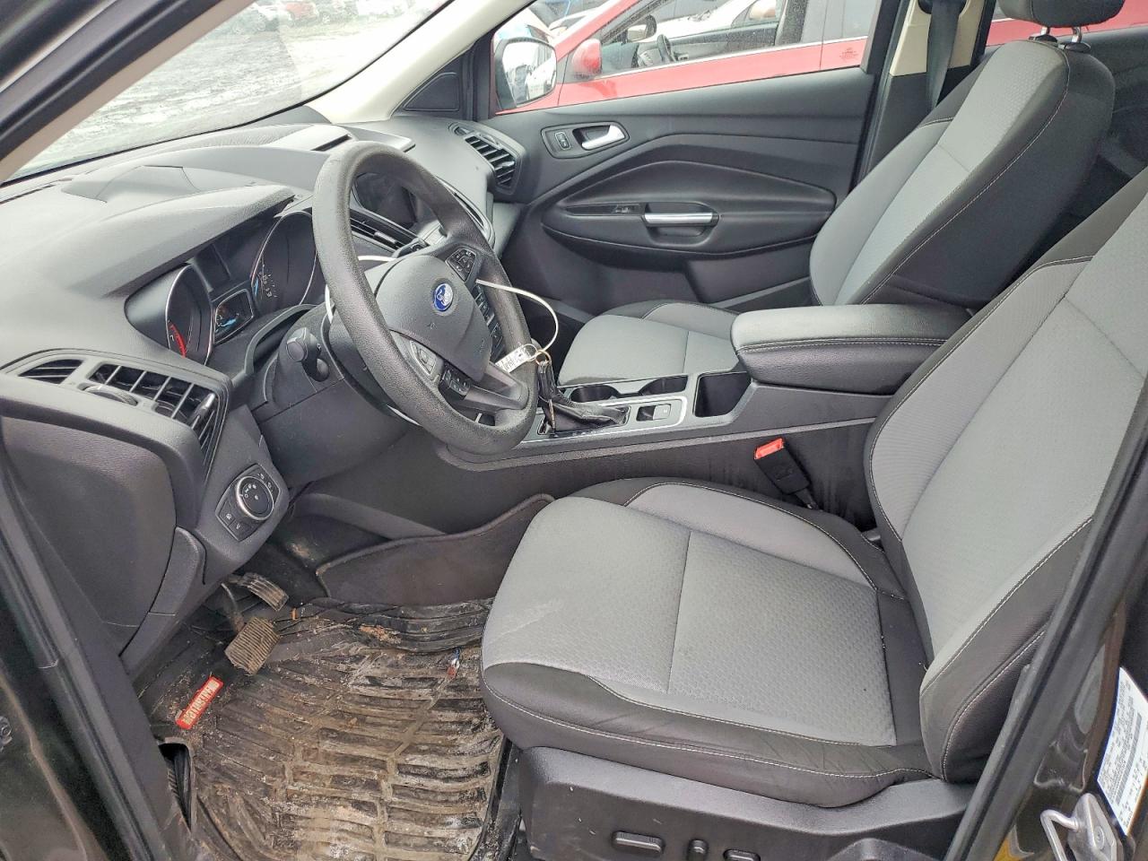 2017 FORD ESCAPE SE photo 19
