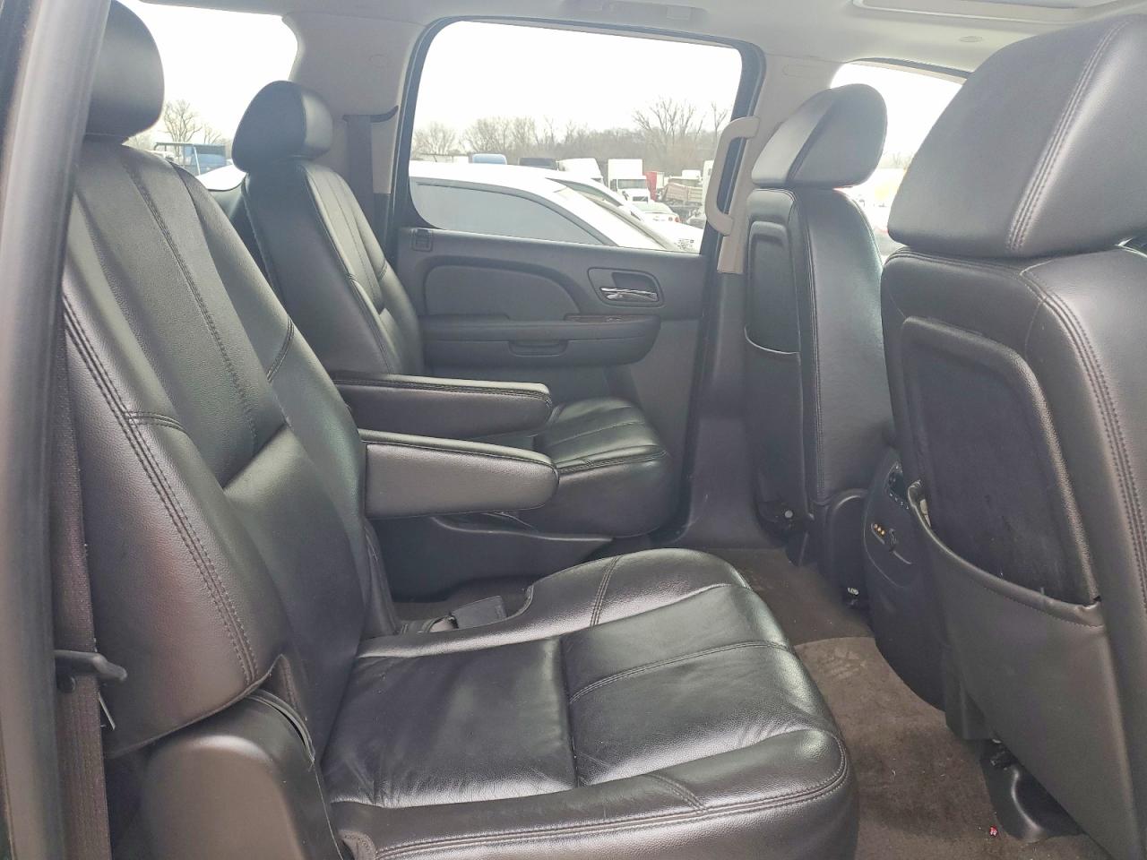 2009 CHEVROLET SUBURBAN K1500 LT photo 11