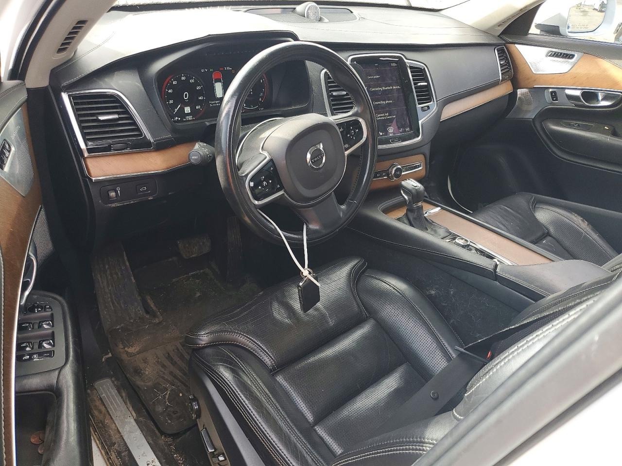 2017 VOLVO XC90 T6 photo 15