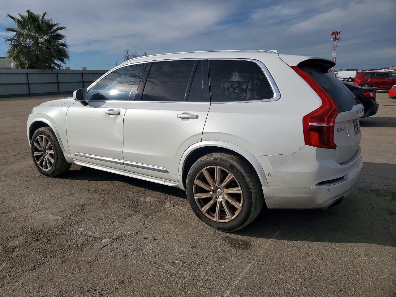 2017 VOLVO XC90 T6 photo 3