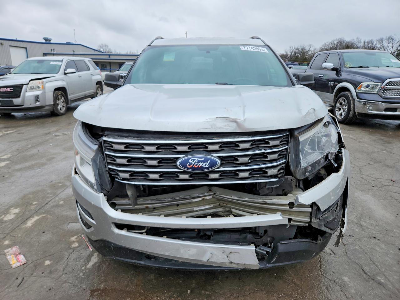 2017 FORD EXPLORER photo 9