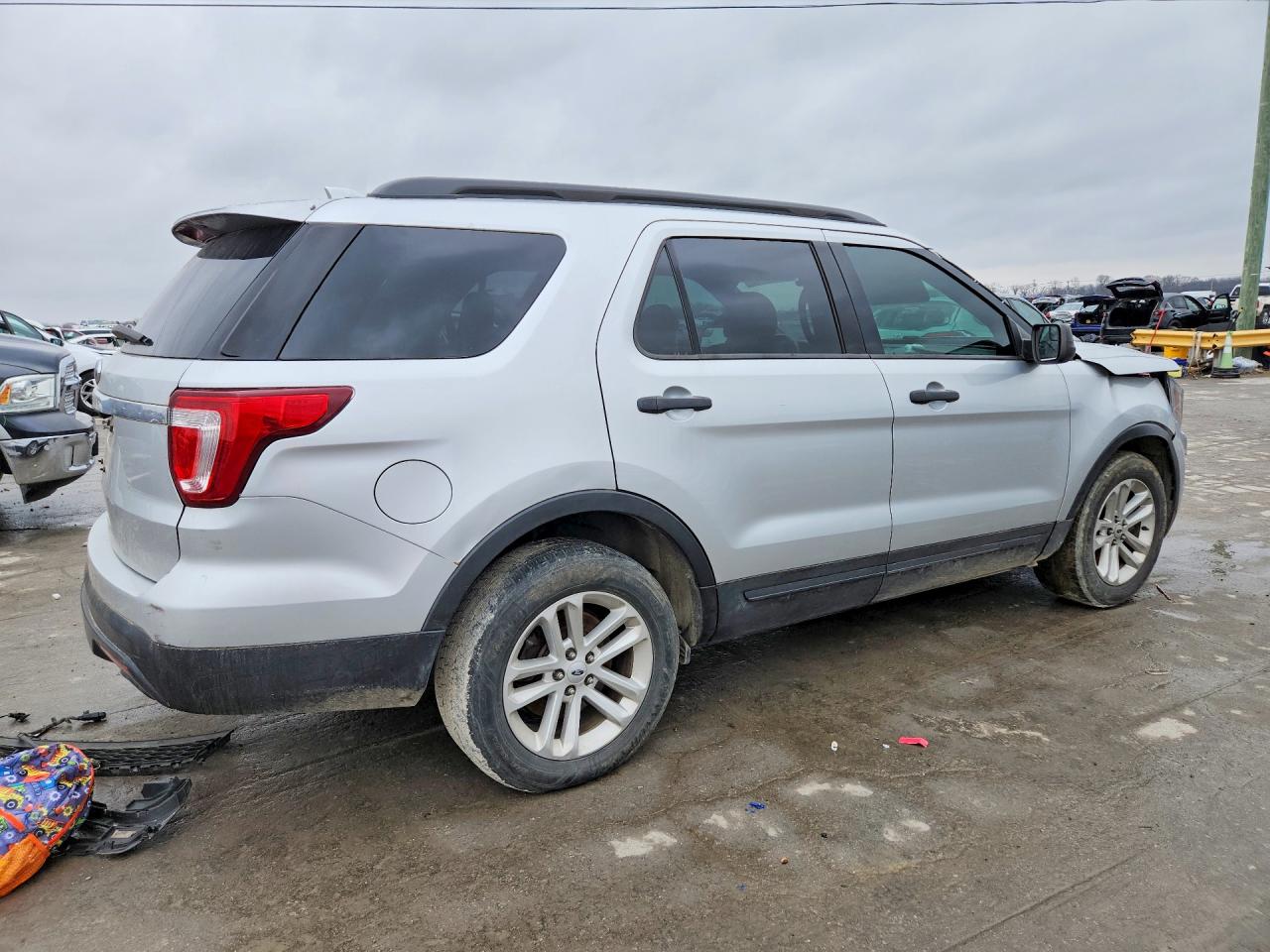 2017 FORD EXPLORER photo 5