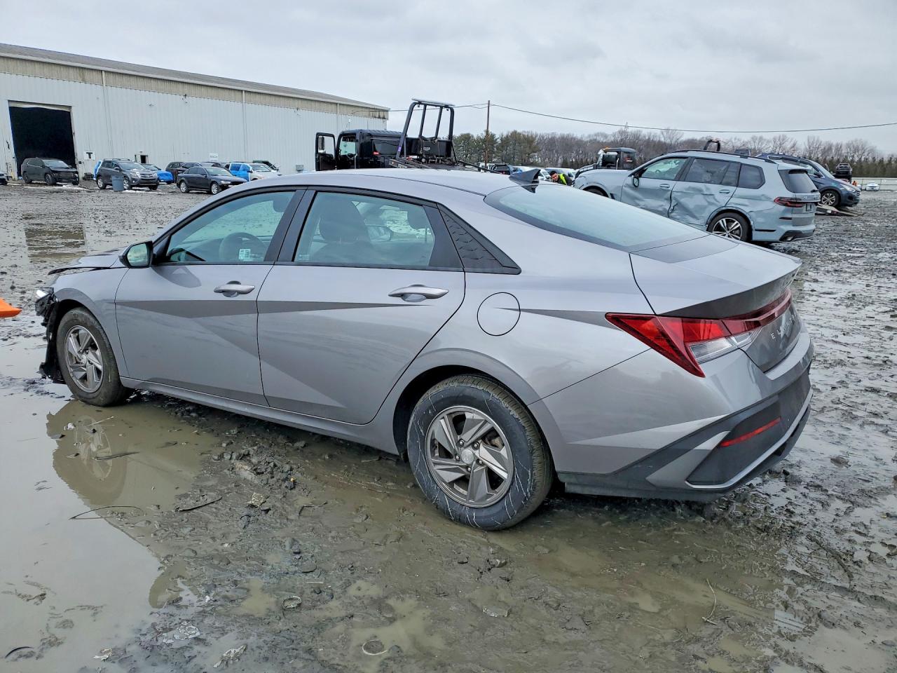 2025 HYUNDAI ELANTRA SE photo 3