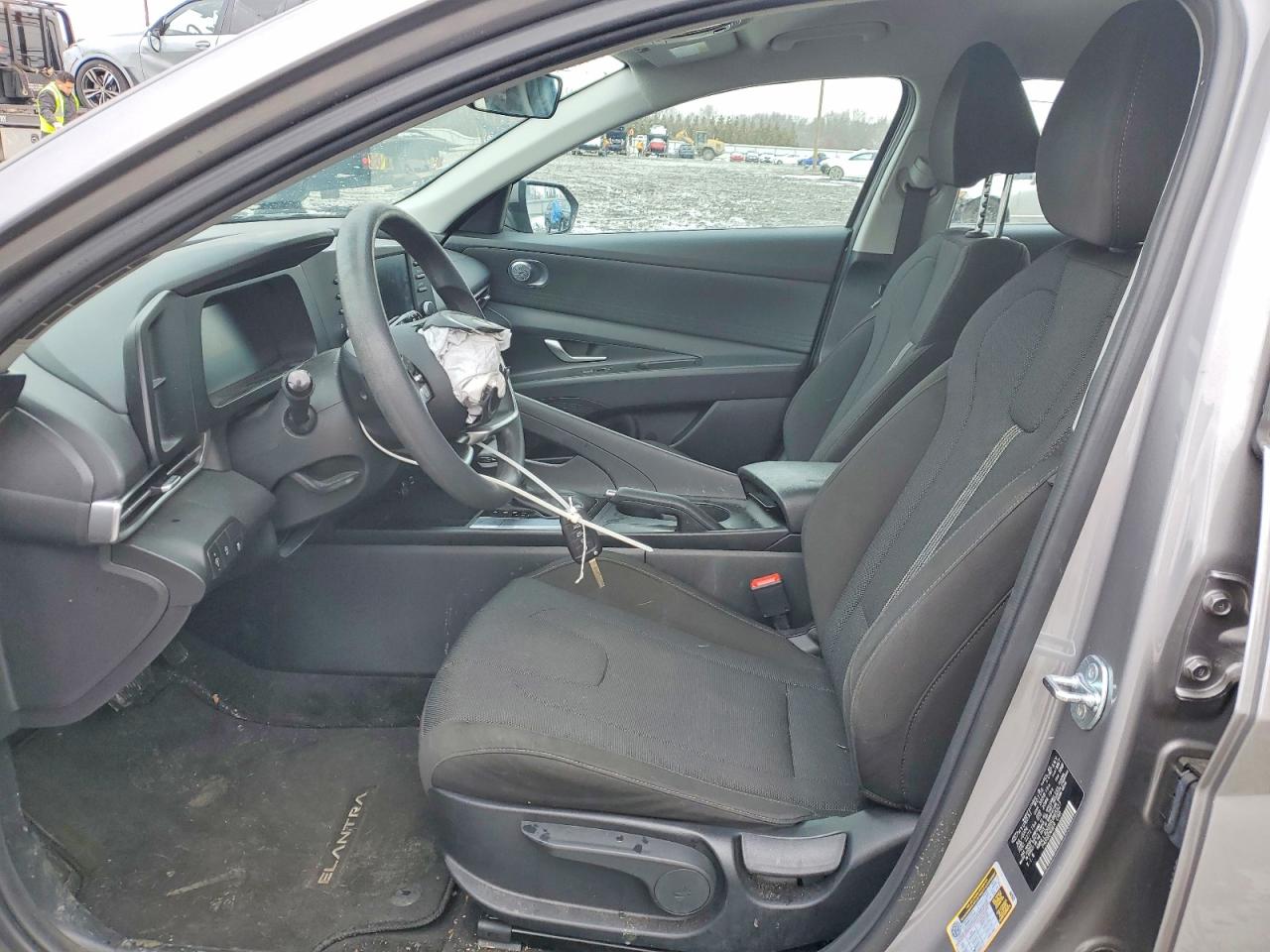 2025 HYUNDAI ELANTRA SE photo 13