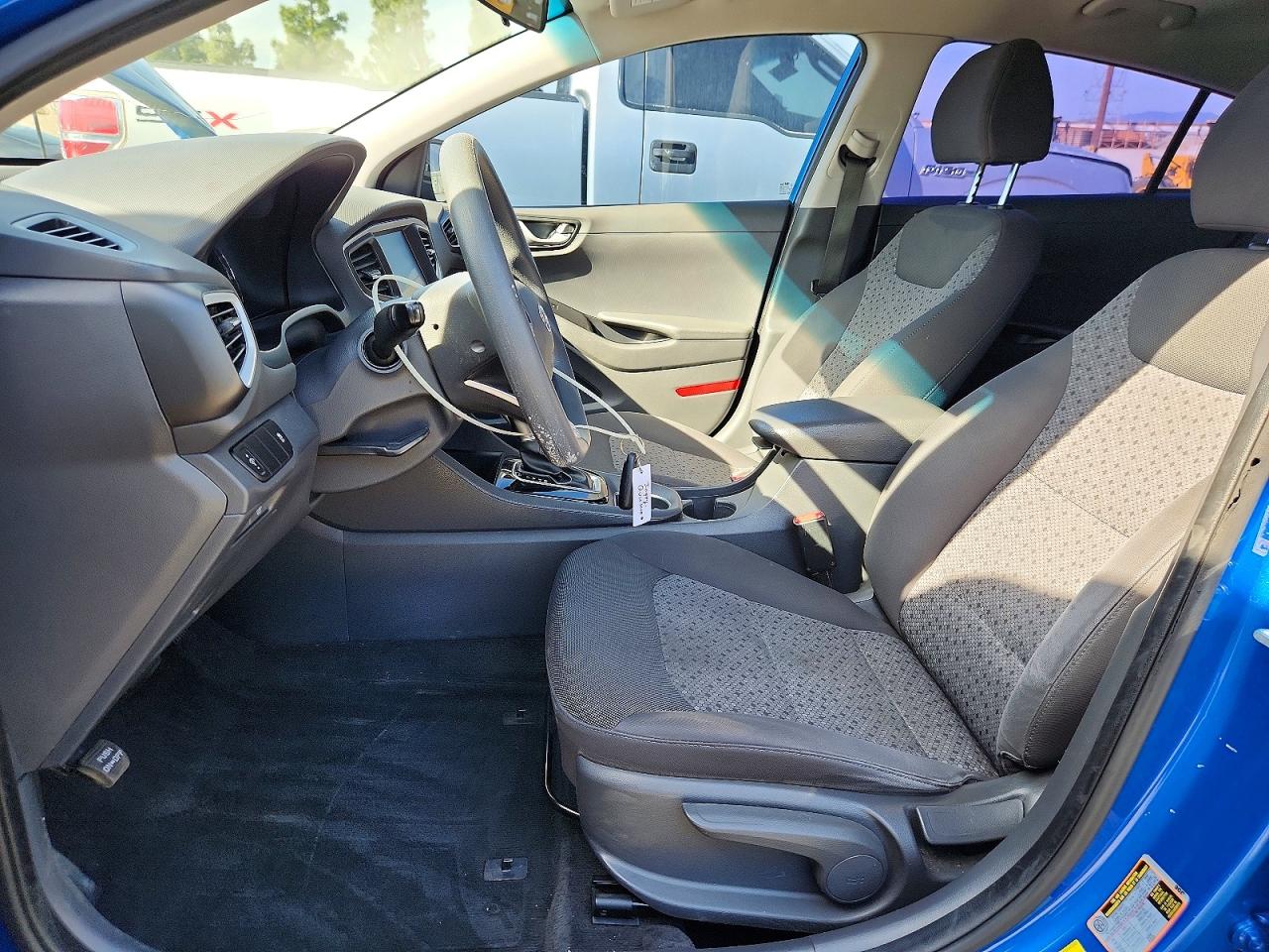 2018 HYUNDAI IONIQ BLUE photo 25