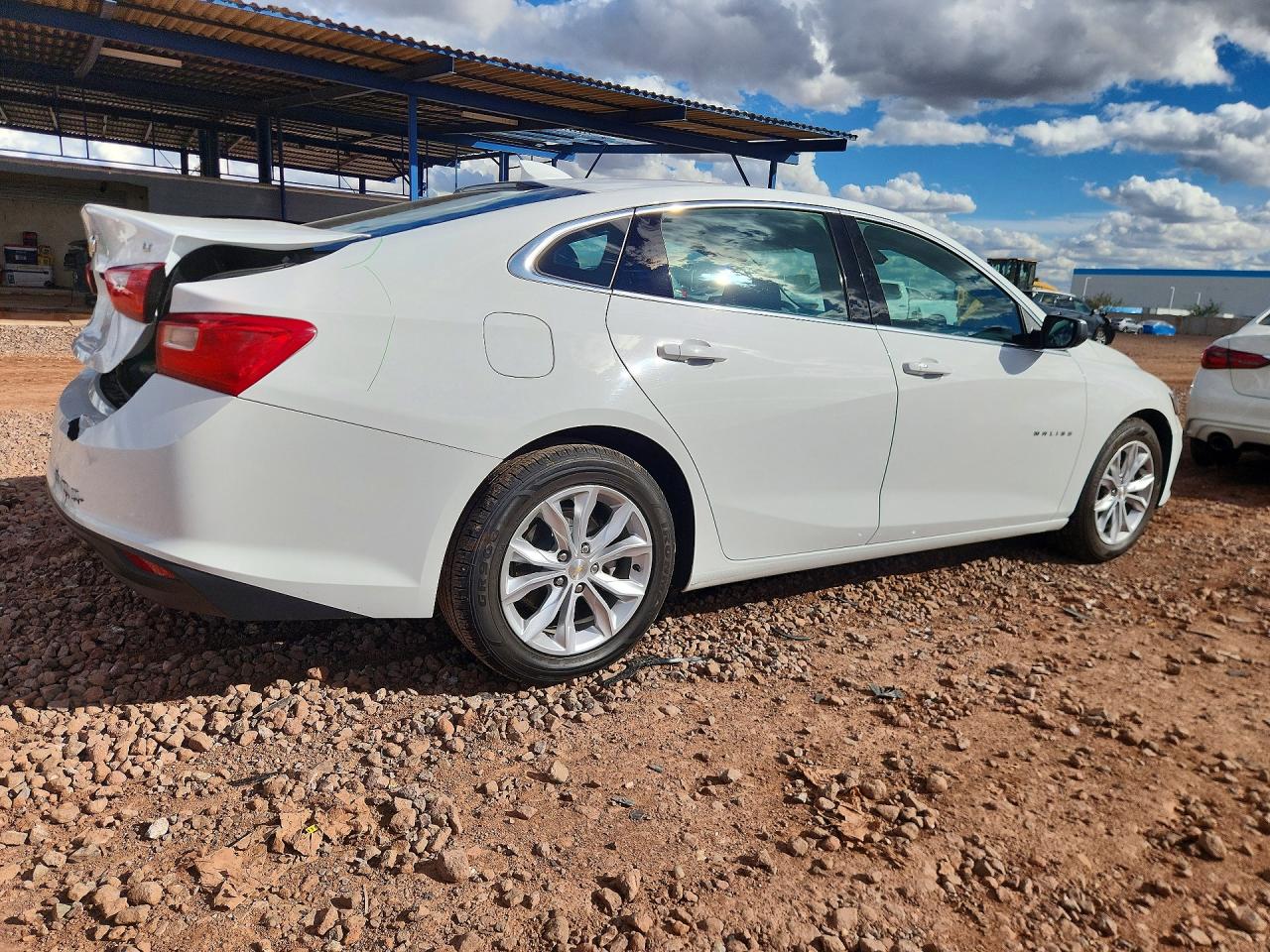 2023 CHEVROLET MALIBU LT photo 5