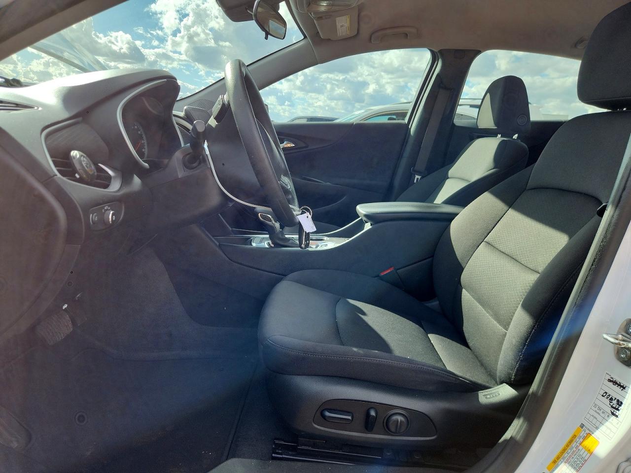 2023 CHEVROLET MALIBU LT photo 13
