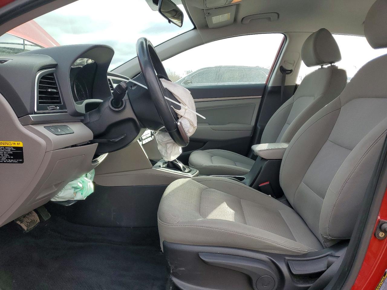 2017 HYUNDAI ELANTRA SE photo 7