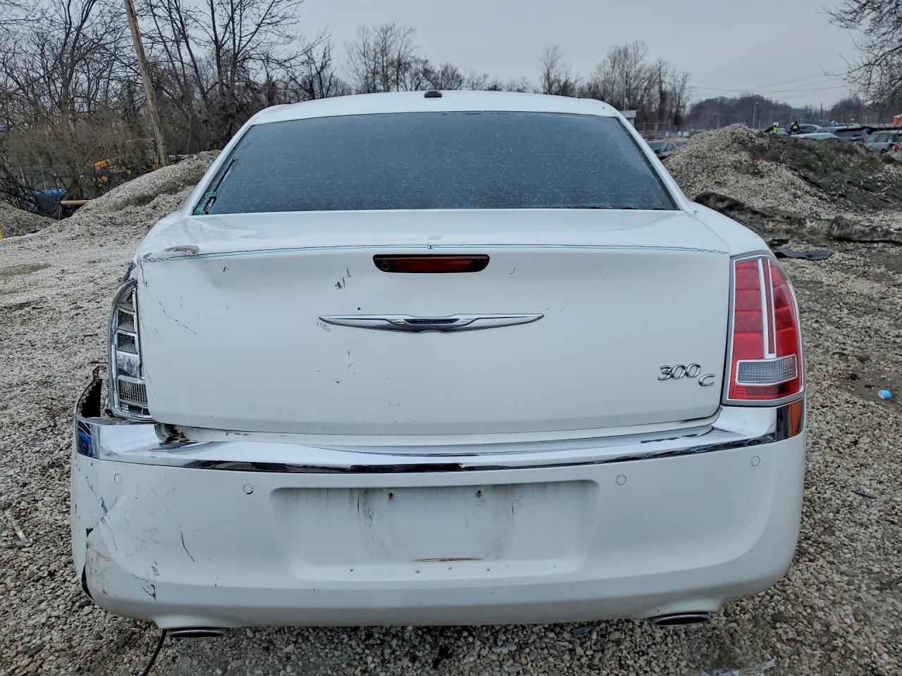 2011 CHRYSLER 300C photo 6