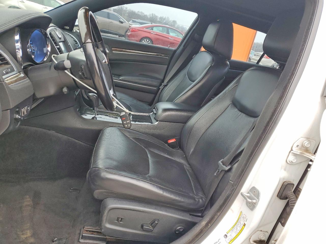 2011 CHRYSLER 300C photo 7