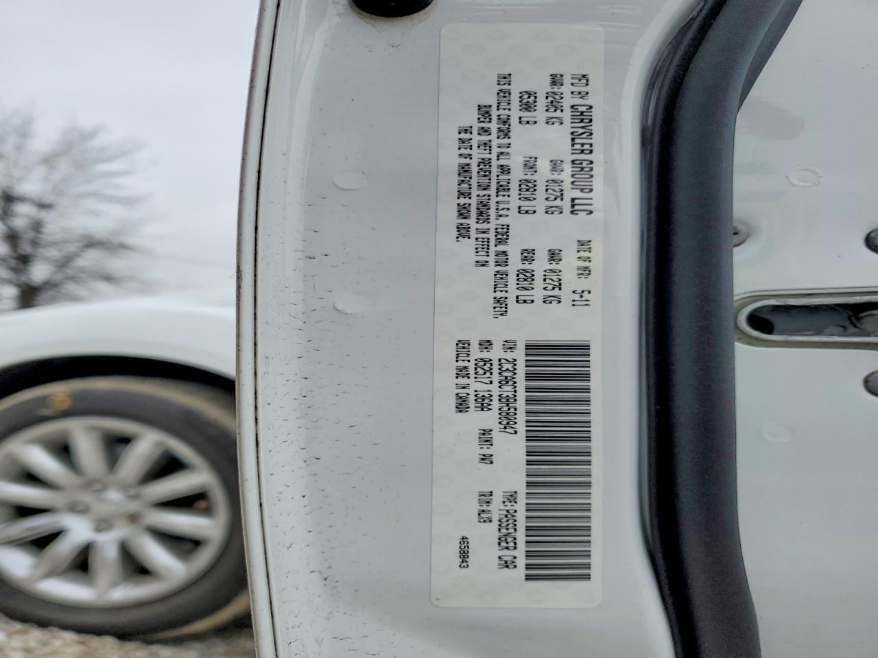 2011 CHRYSLER 300C photo 12