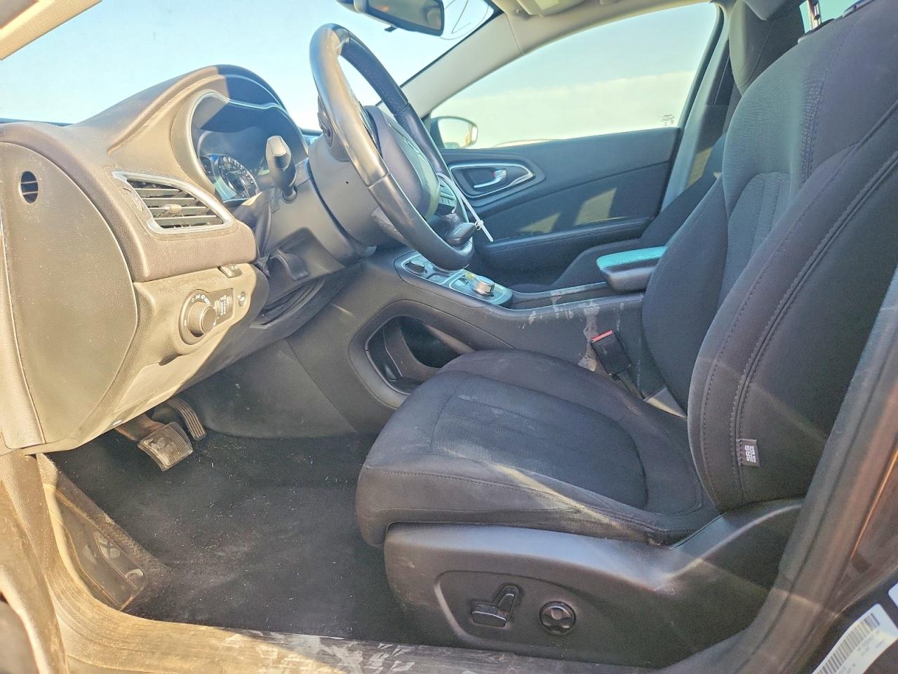 2015 CHRYSLER 200 LIMITED photo 7