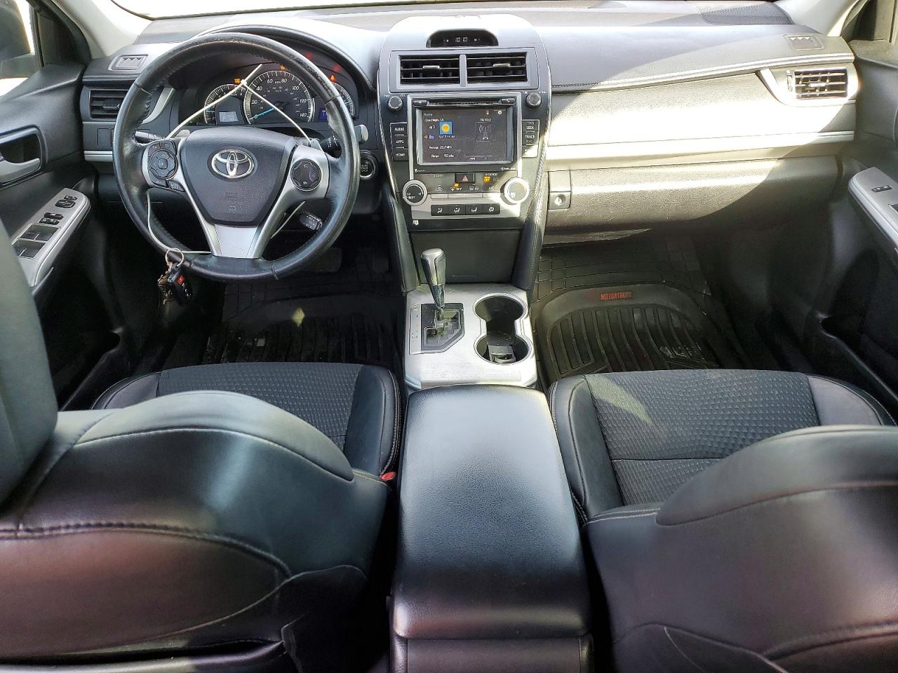2014 TOYOTA CAMRY L photo 22