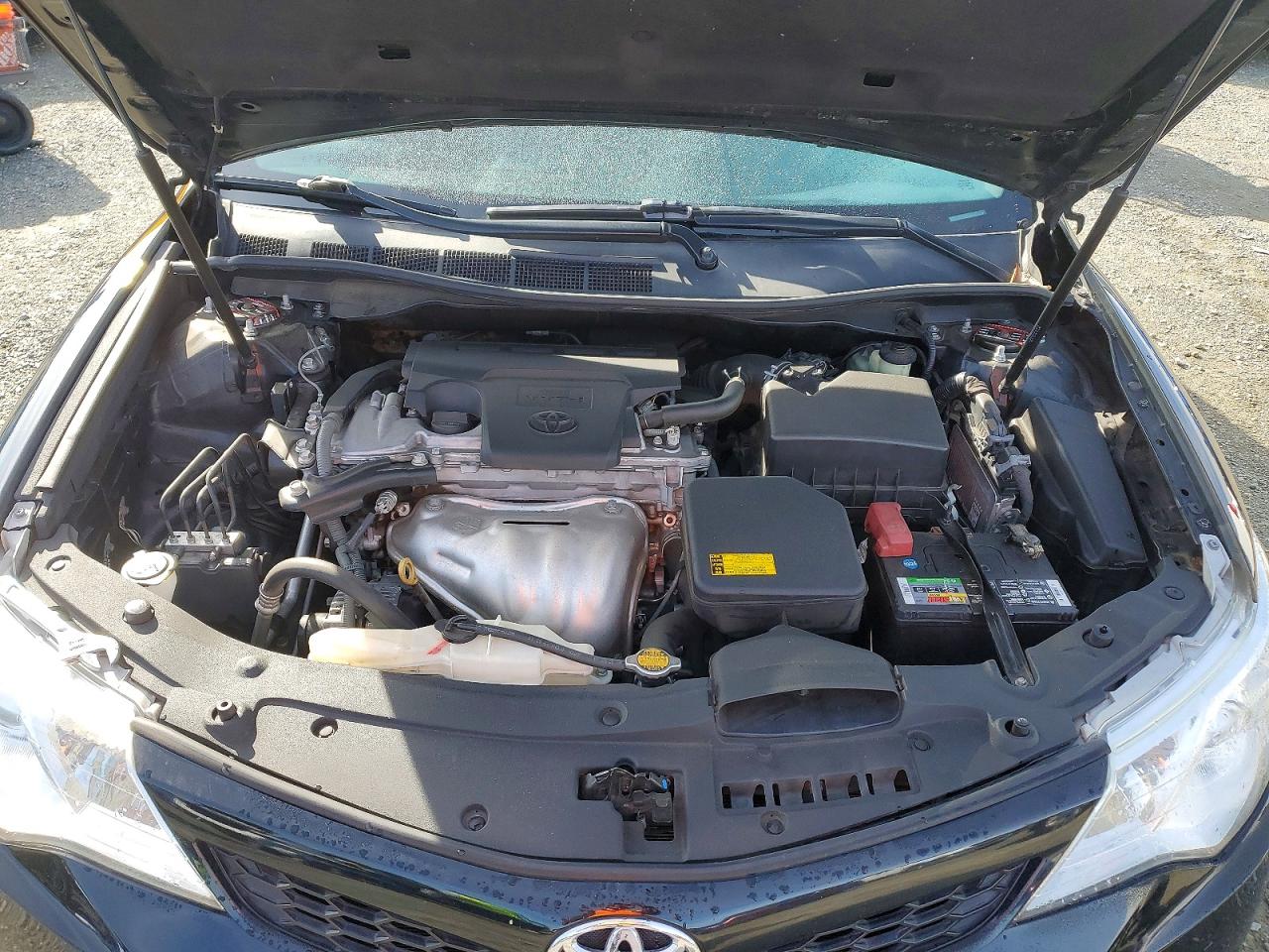 2014 TOYOTA CAMRY L photo 31