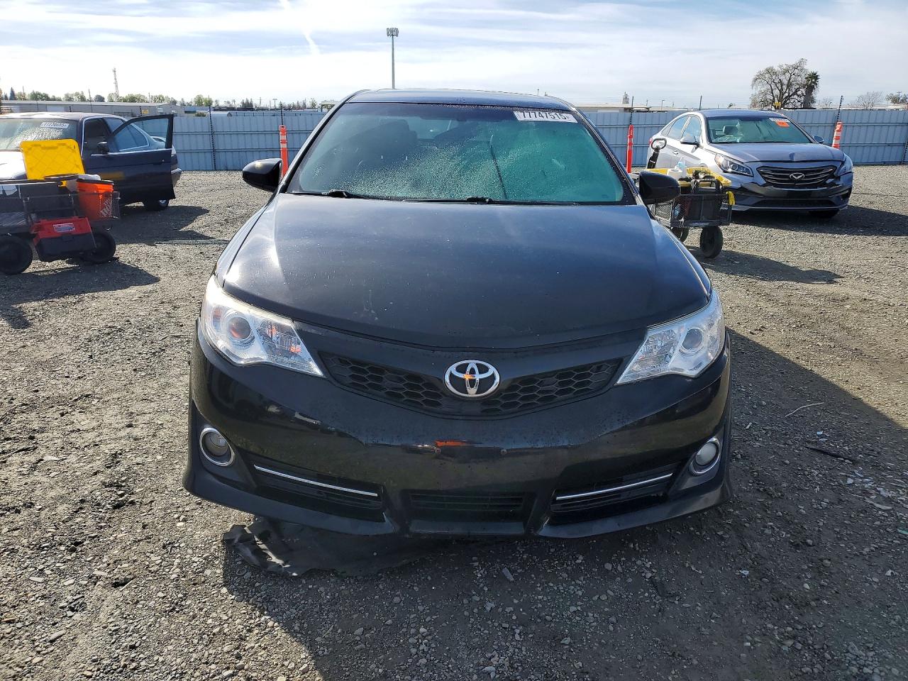 2014 TOYOTA CAMRY L photo 13