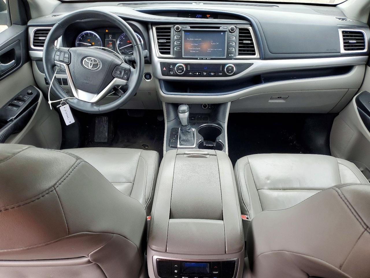 2016 TOYOTA HIGHLANDER XLE photo 22