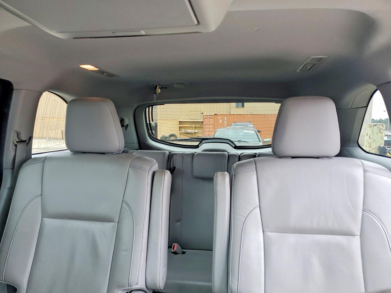 2016 TOYOTA HIGHLANDER XLE photo 28