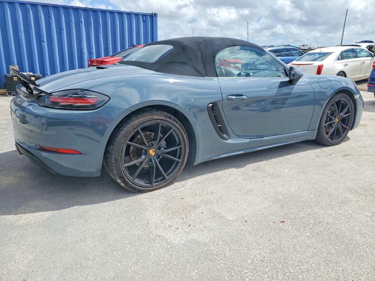 2017 PORSCHE BOXSTER photo 3