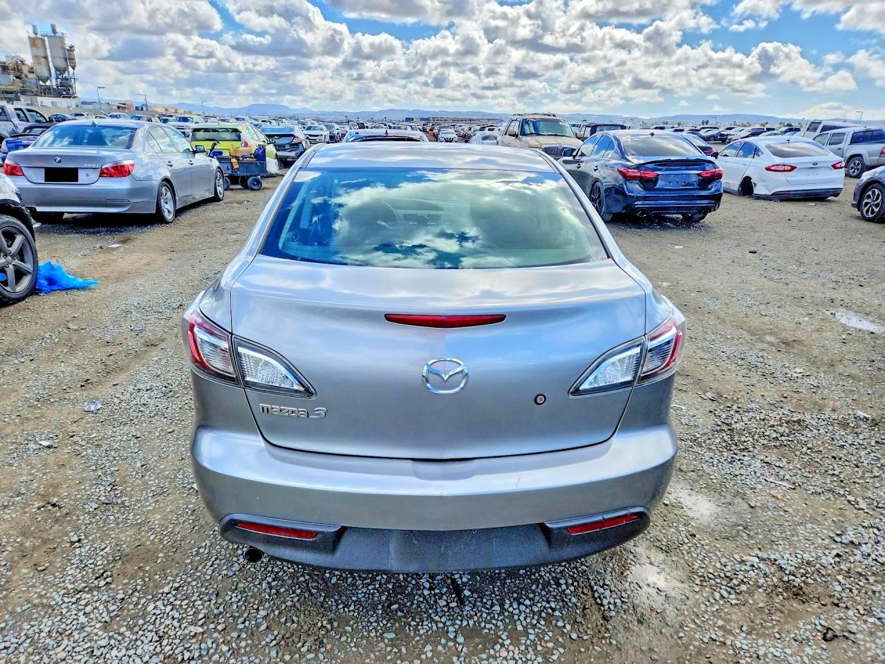 2010 MAZDA 3 I photo 16