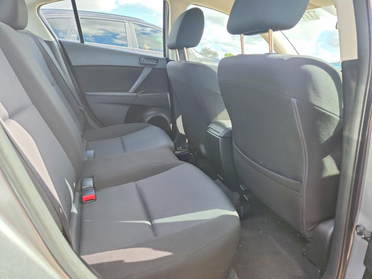 2010 MAZDA 3 I photo 28