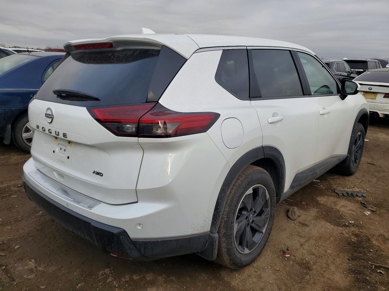 2025 NISSAN ROGUE SV photo 3