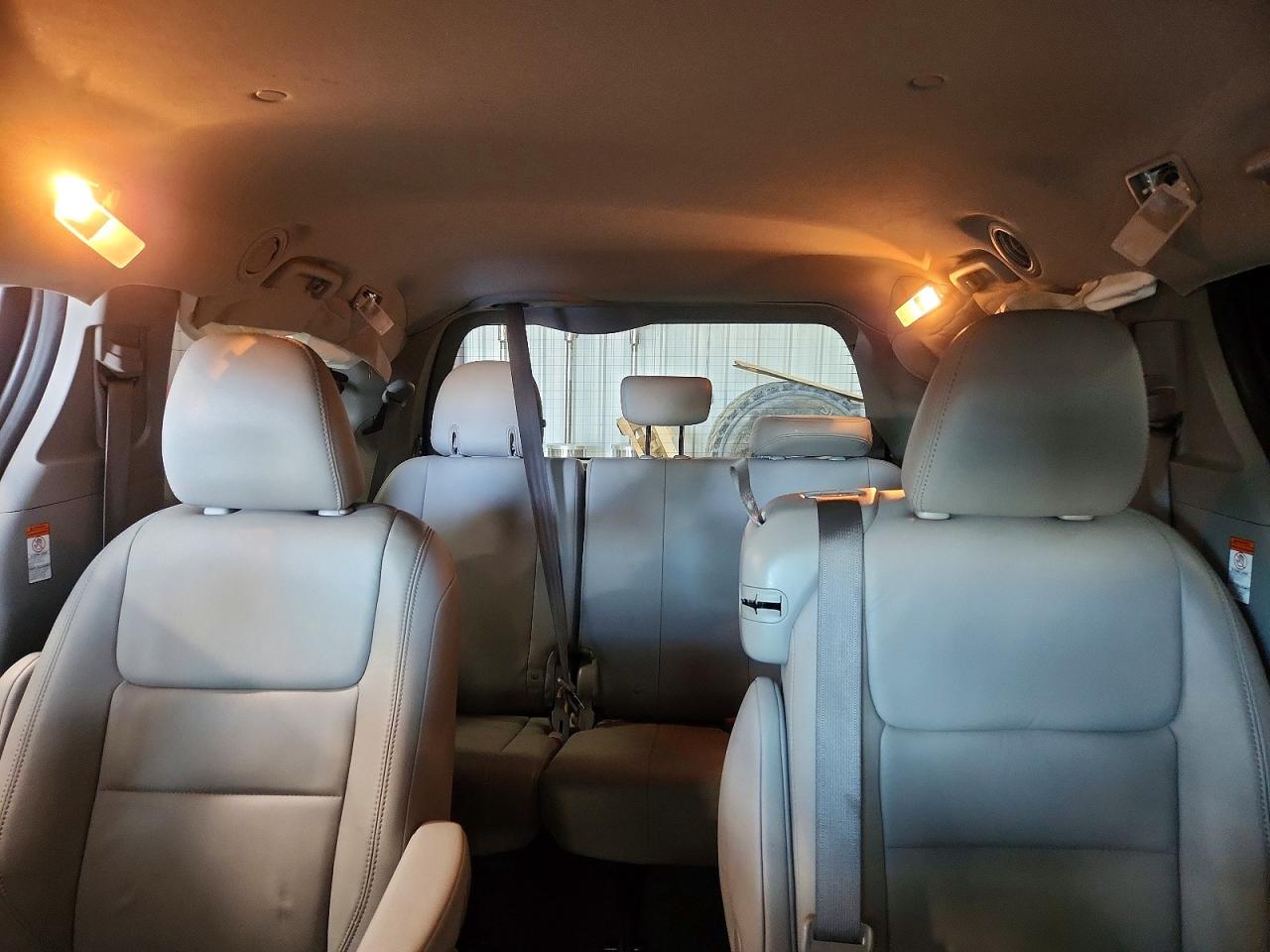 2020 TOYOTA SIENNA XLE 8-PASSENGER photo 19