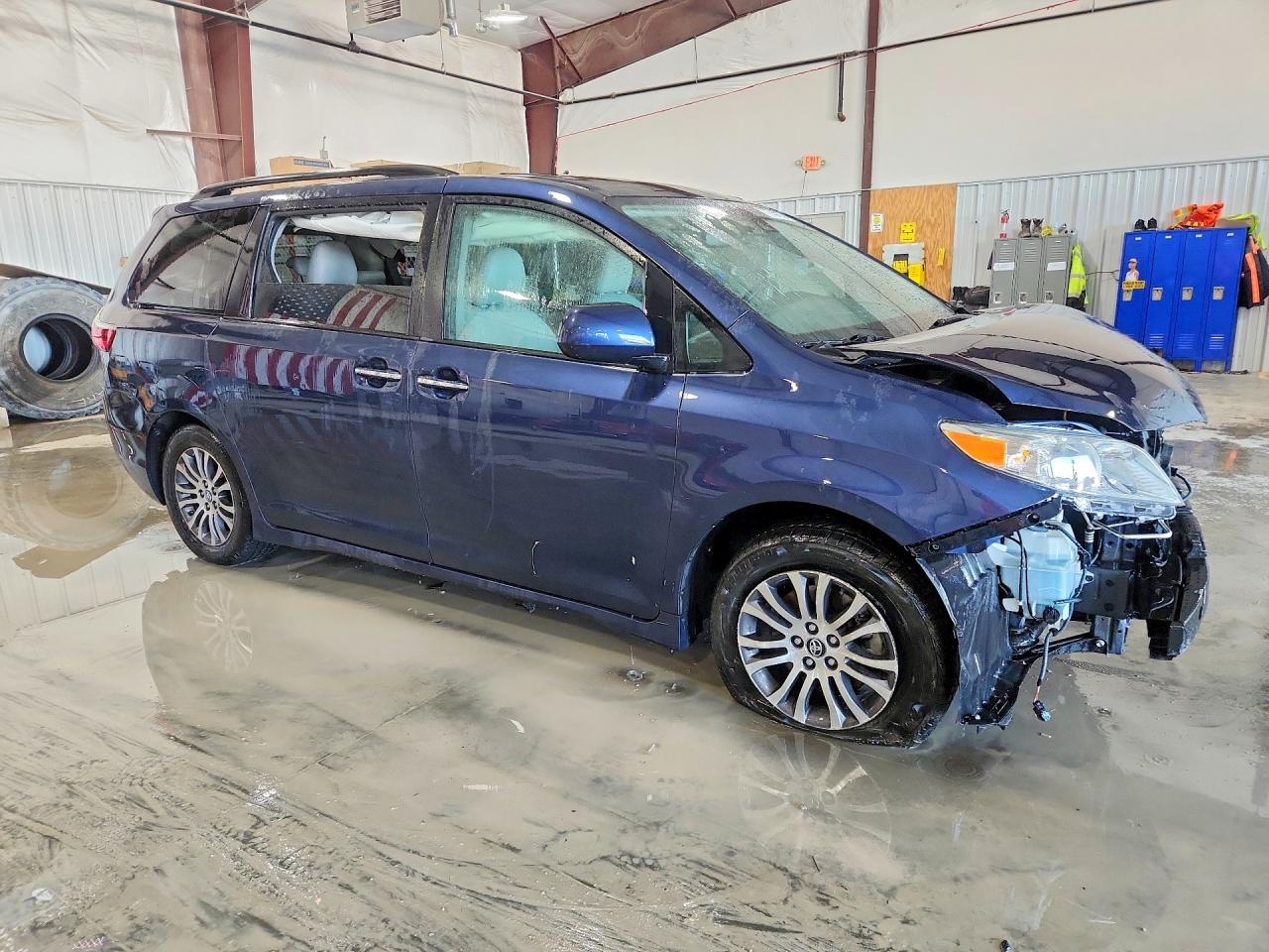 2020 TOYOTA SIENNA XLE 8-PASSENGER photo 7