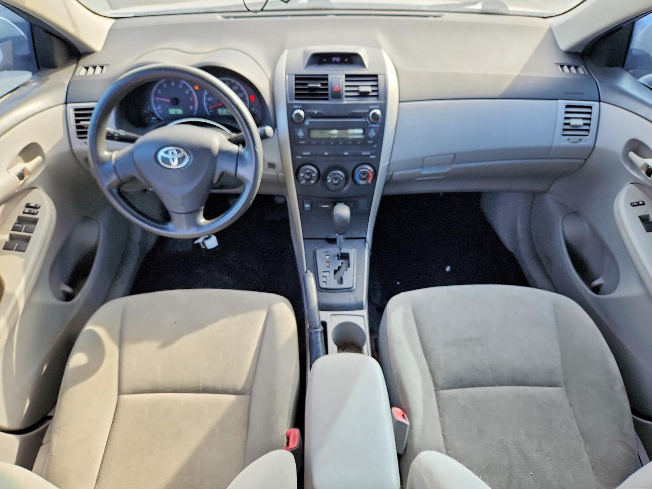 2013 TOYOTA COROLLA L photo 15