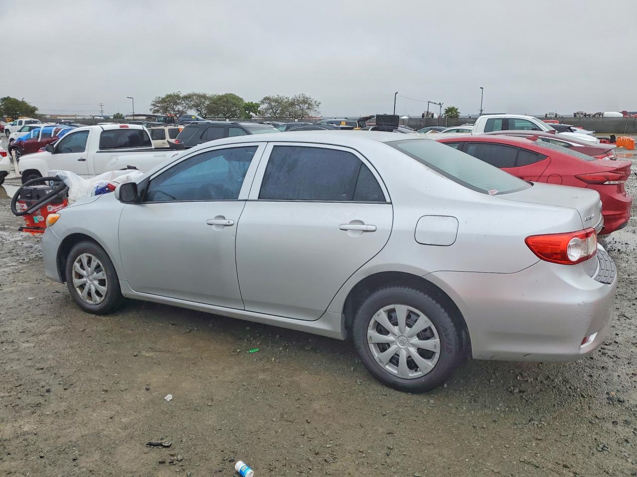 2013 TOYOTA COROLLA L photo 3