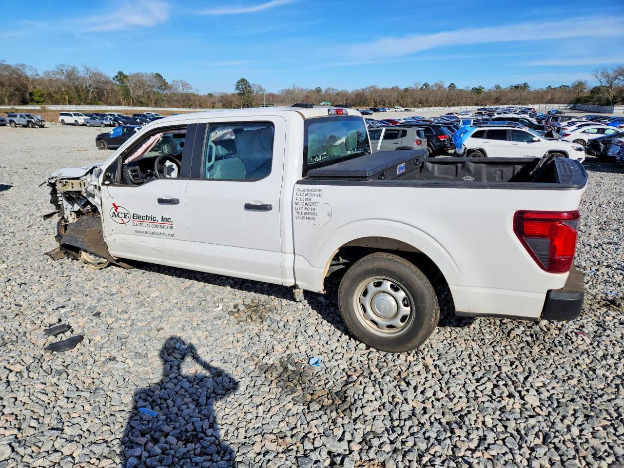 2024 FORD F150 XL photo 2