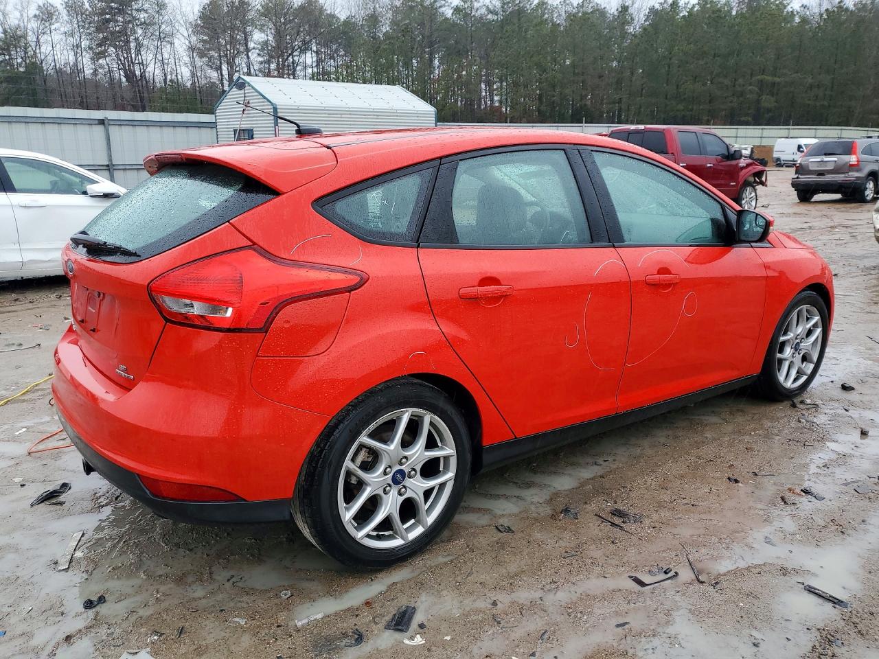 2015 FORD FOCUS SE photo 5