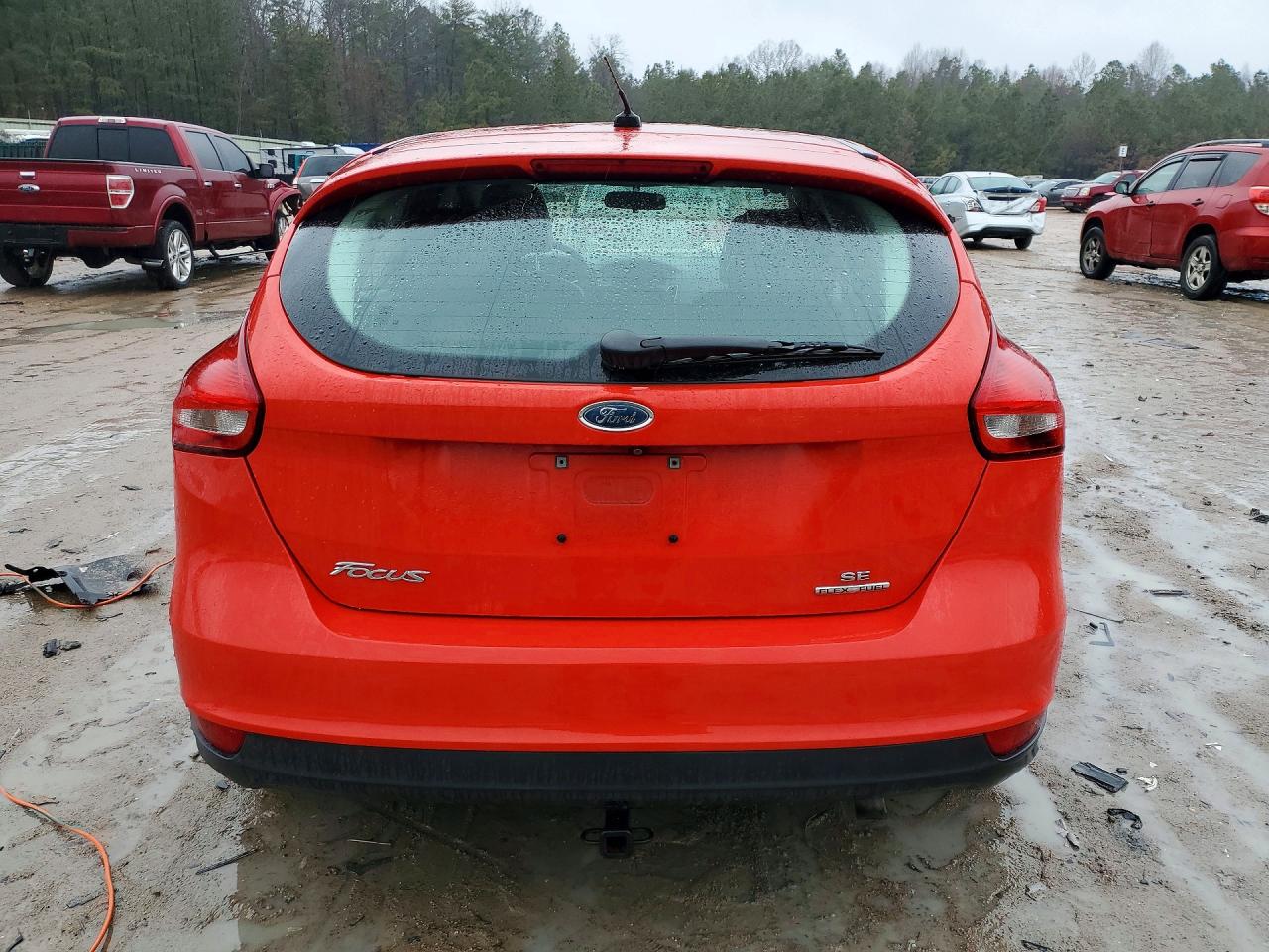 2015 FORD FOCUS SE photo 11