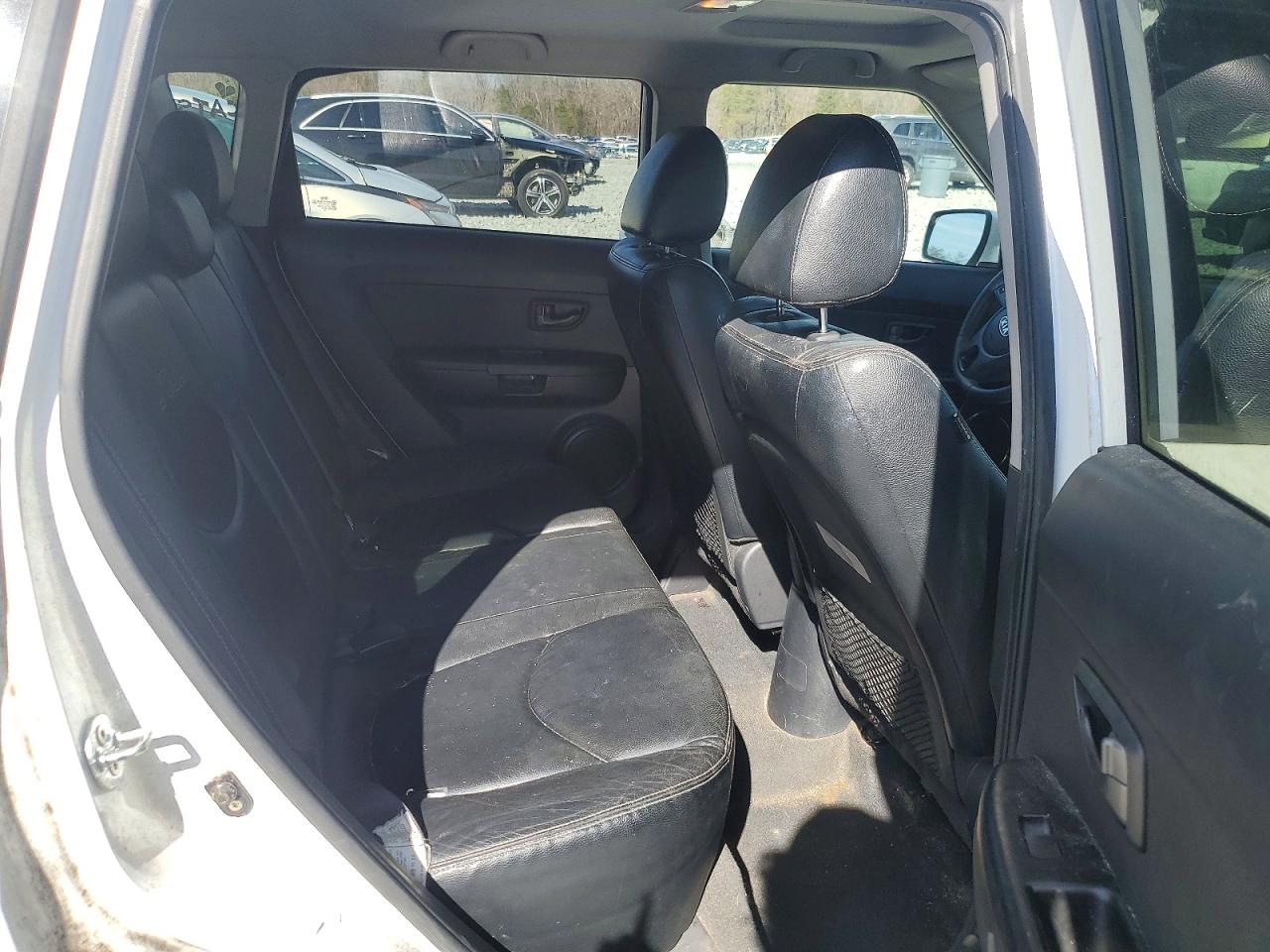 2011 KIA SOUL + photo 10