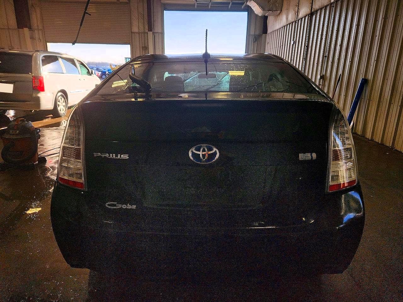 2011 TOYOTA PRIUS THREE photo 6