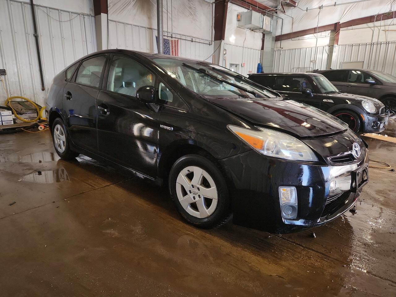 2011 TOYOTA PRIUS THREE photo 4