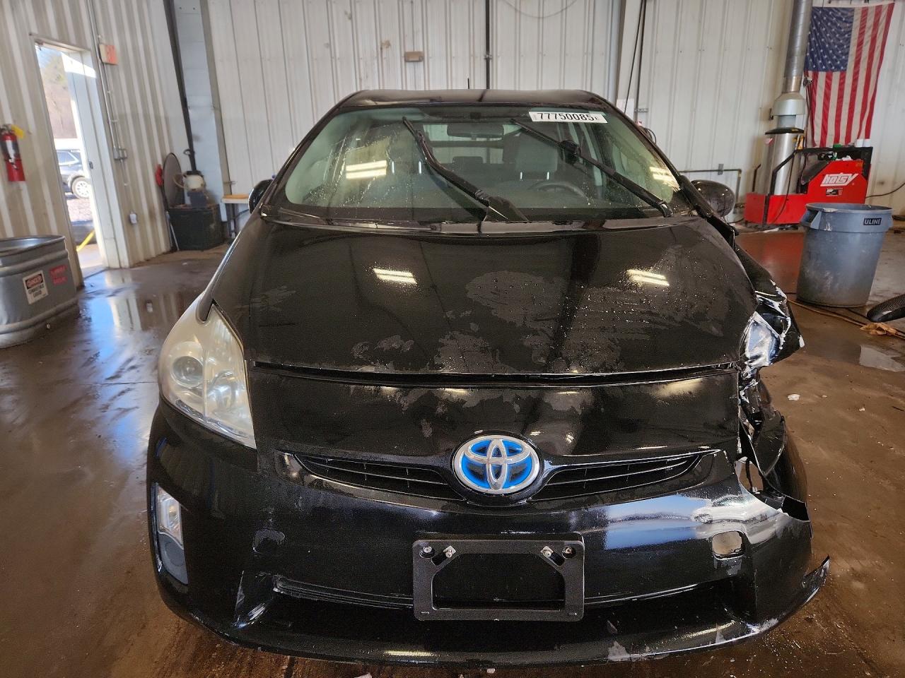 2011 TOYOTA PRIUS THREE photo 5