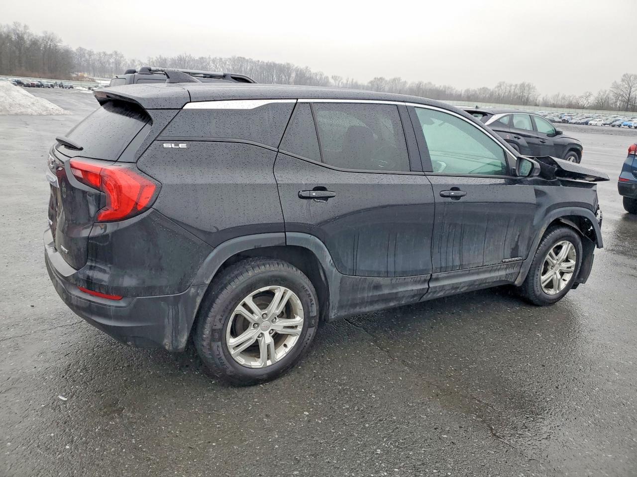 2019 GMC TERRAIN photo 3