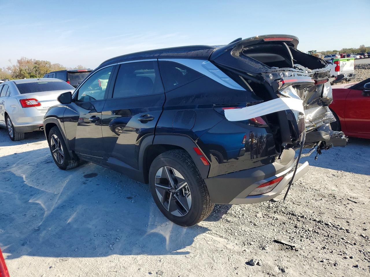 2026 HYUNDAI TUCSON SEL photo 2