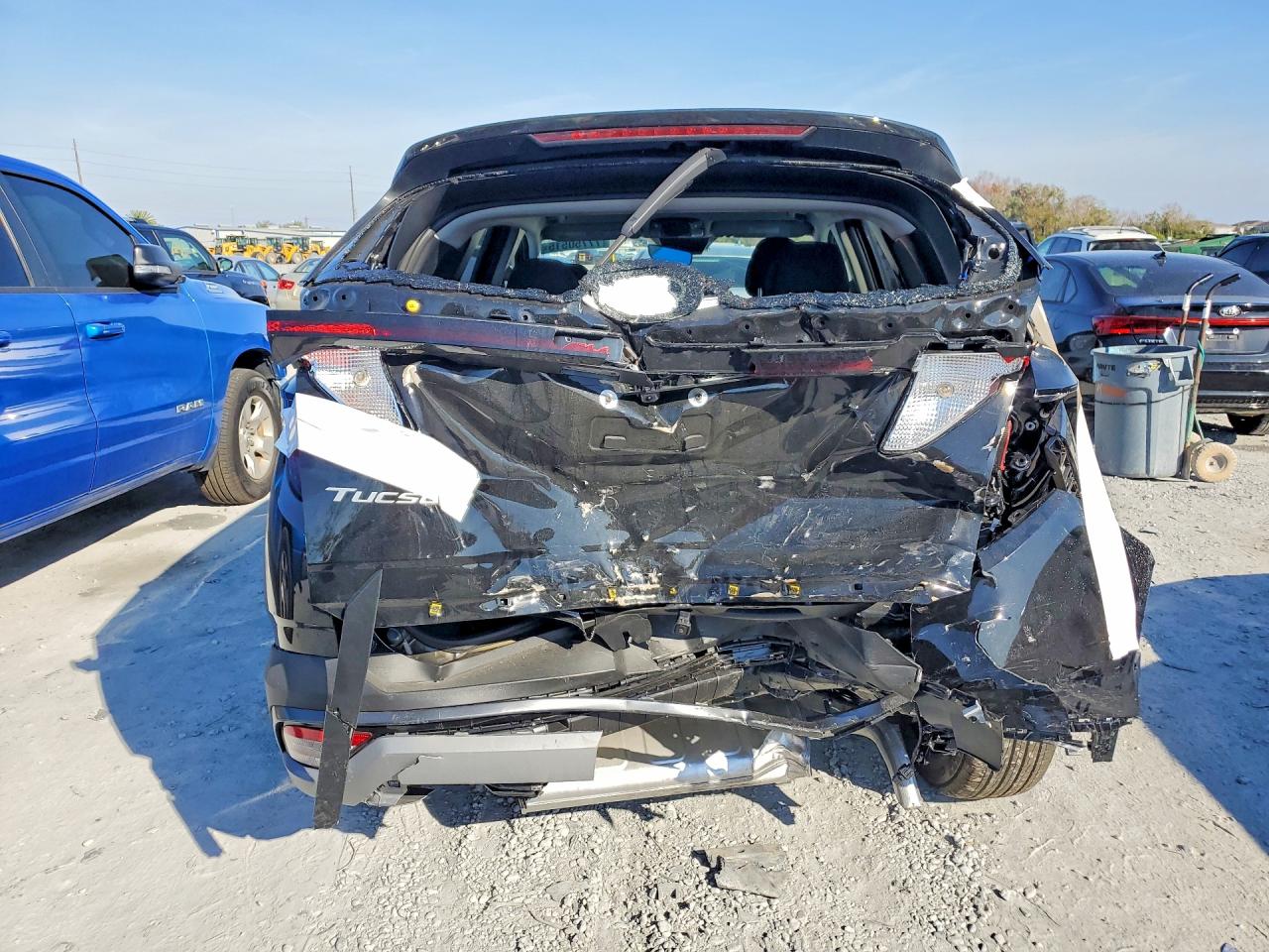2026 HYUNDAI TUCSON SEL photo 6