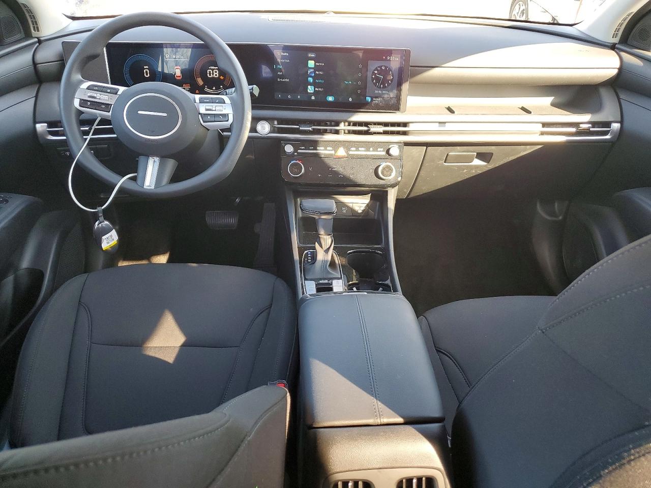 2026 HYUNDAI TUCSON SEL photo 8