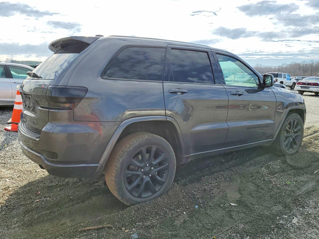 2018 JEEP GRAND CHEROKEE LAREDO photo 5