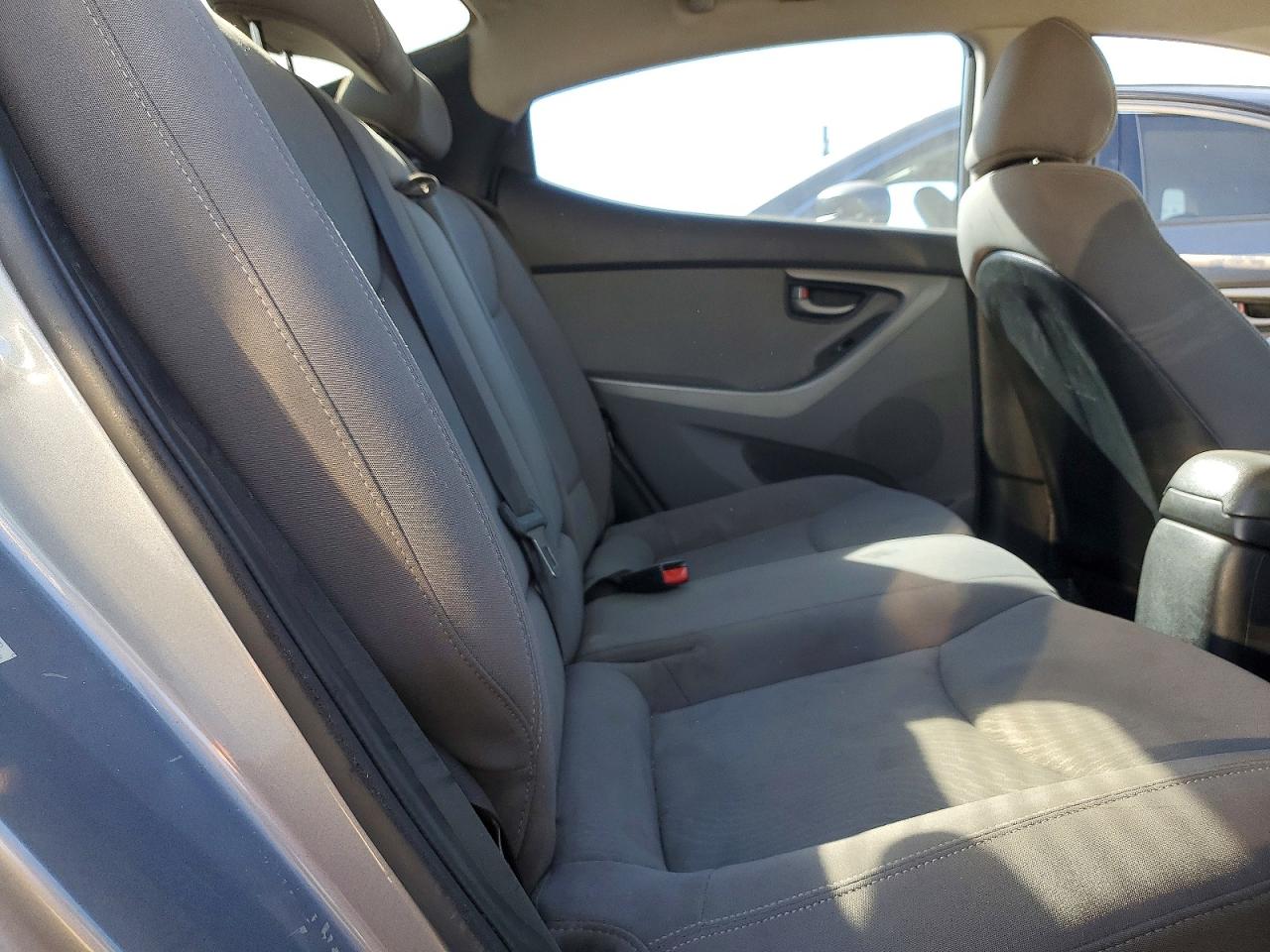 2015 HYUNDAI ELANTRA SE photo 19