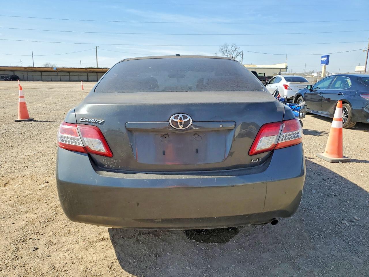 2010 TOYOTA CAMRY photo 11