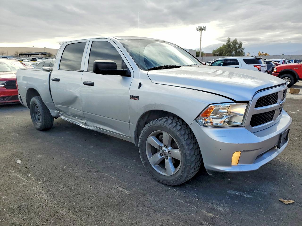 2015 RAM 1500 ST photo 4