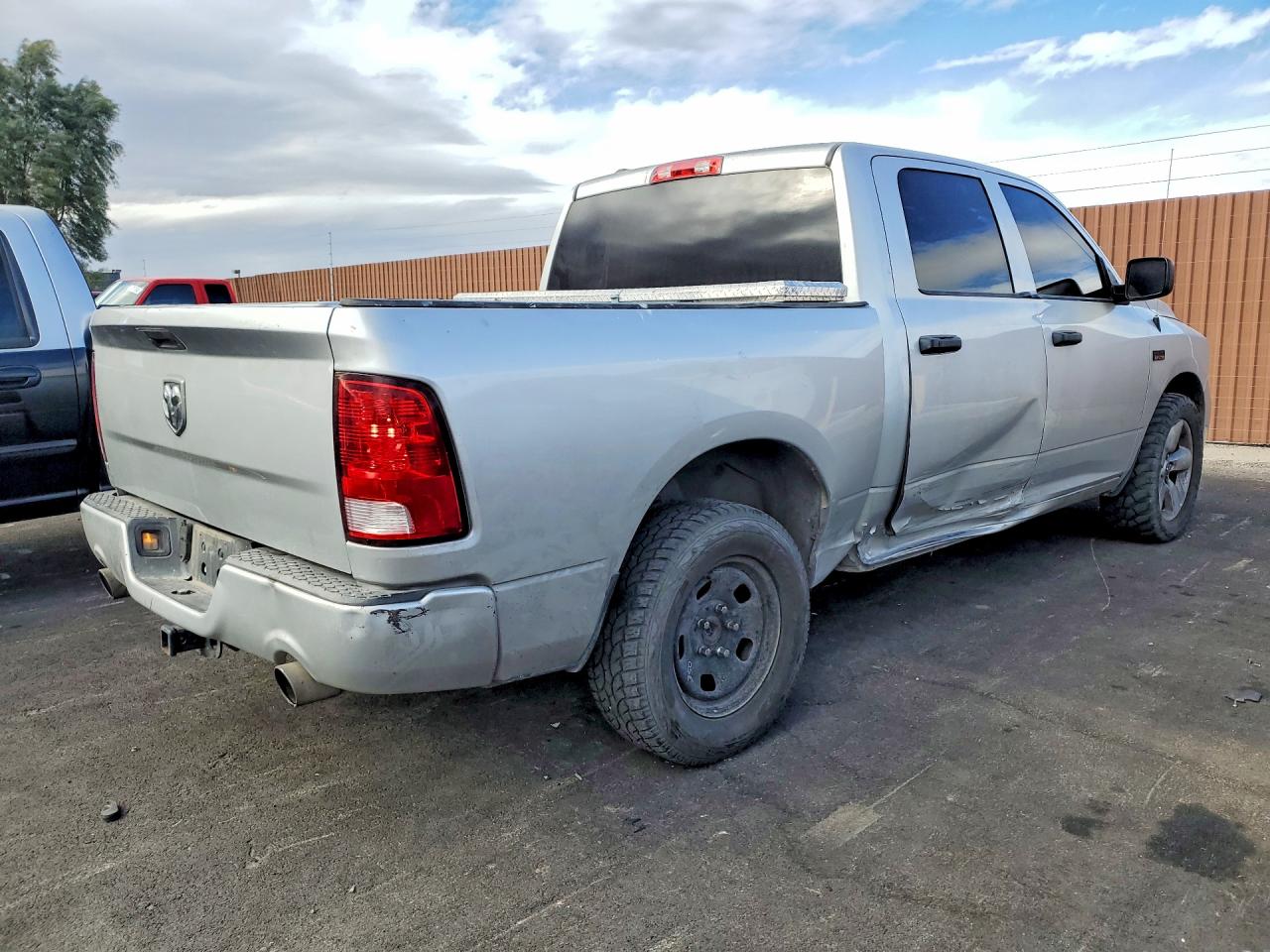 2015 RAM 1500 ST photo 3
