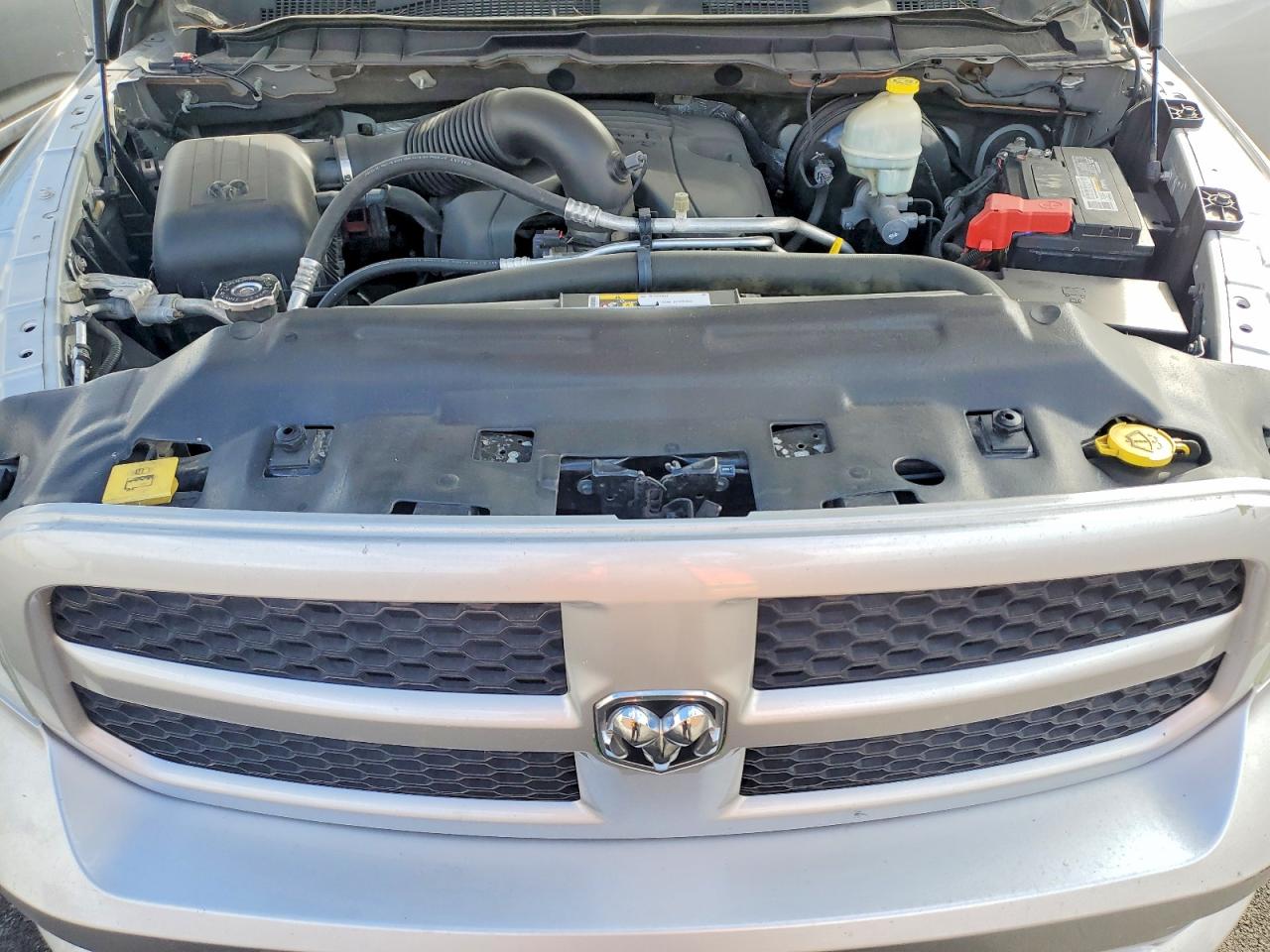 2015 RAM 1500 ST photo 11