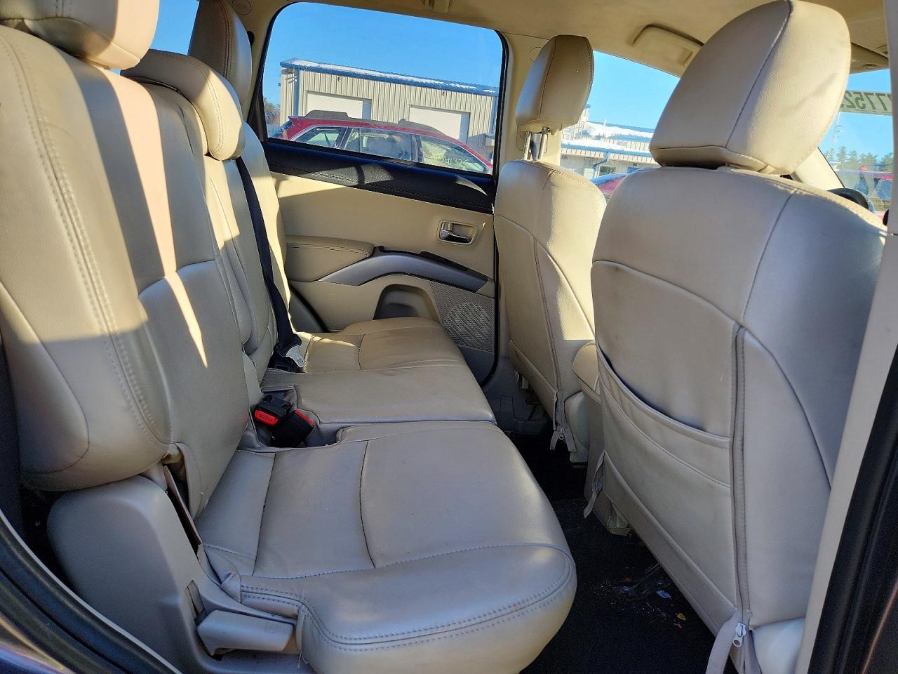 2011 MITSUBISHI OUTLANDER GT photo 11