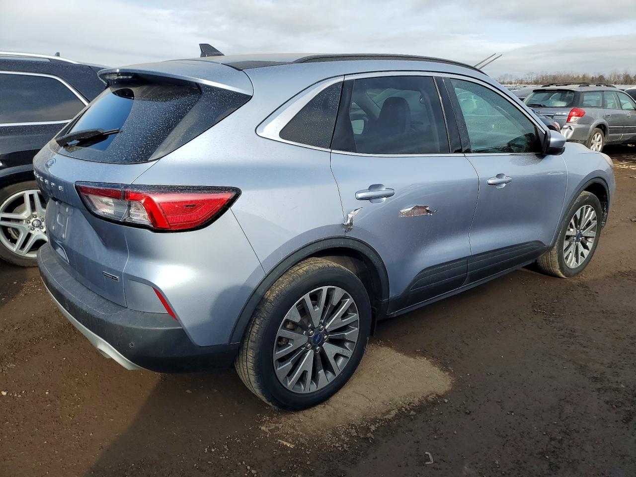 2022 FORD ESCAPE TITANIUM photo 3
